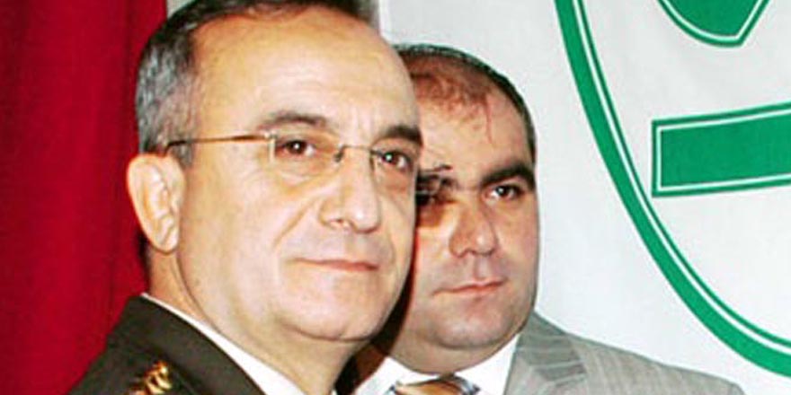 Albay’ın eşine El Kaide kumpası