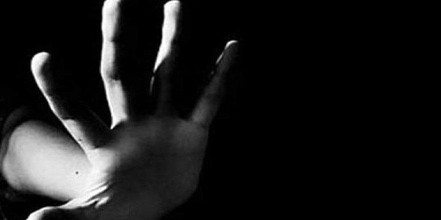 İstismar sanığı öğretmene tutuksuz yargılama