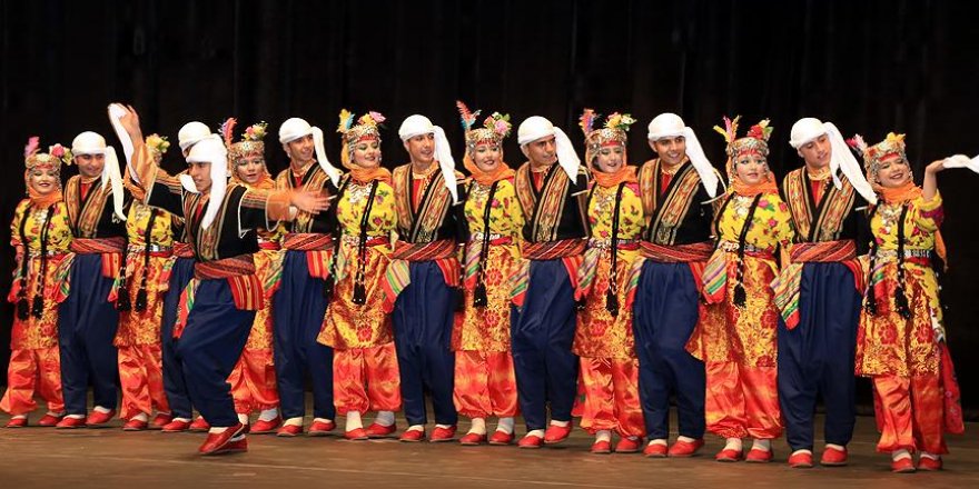 Halk oyunlarında büyük başarı