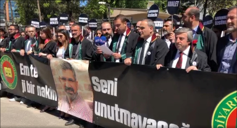 CANLI... Diyarbakır Barosu açıklama yapıyor...