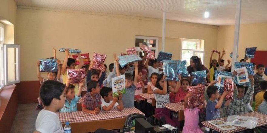 Bismil'de öğrencilere kitap dağıtıldı