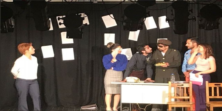 Avukatlar oyun sahneledi