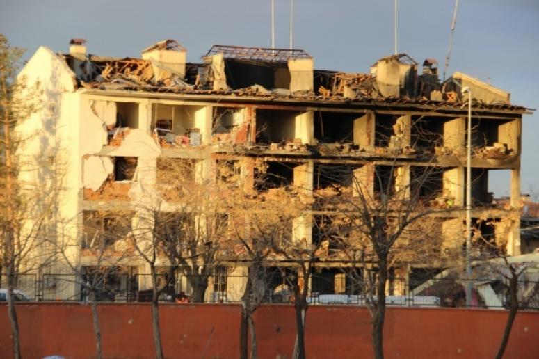 Çınar Emniyet Amirliği'ne bombalı saldırı davasında 1 sanığa tahliye