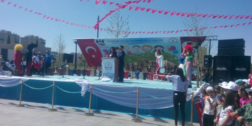 CANLI YAYIN... Diyarbakır'da 23 Nisan Ulusal Egemenlik ve Çocuk Bayramı çeşitli etkinliklerle kutlanıyor.