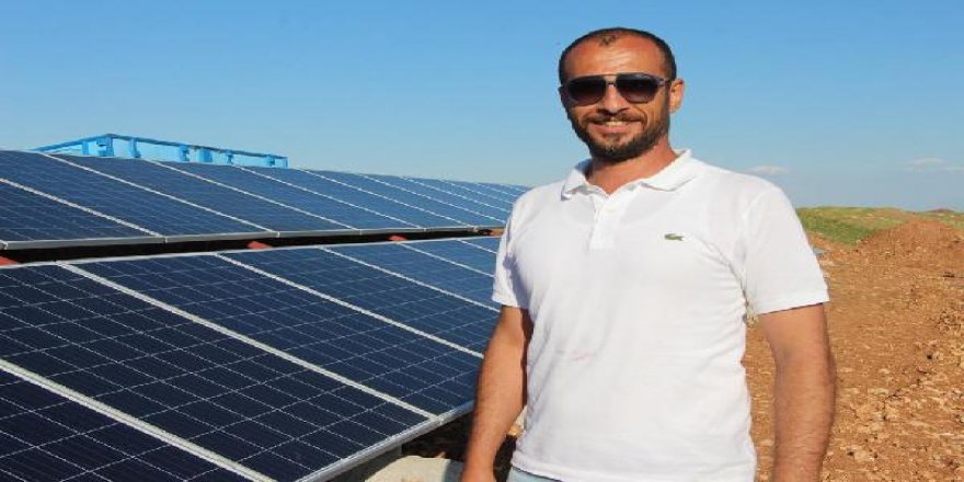 Kayısı bahçesini, güneş enerjisi sistemiyle suluyor