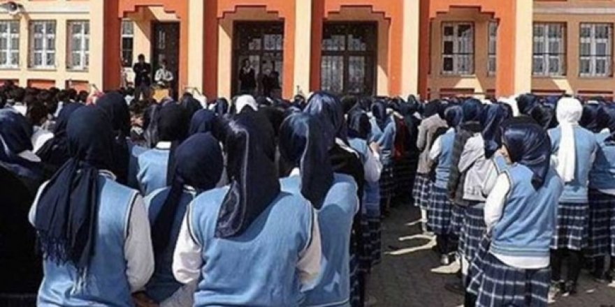 “İmam hatipliler deizme kayıyor, eşcinsellik normal”