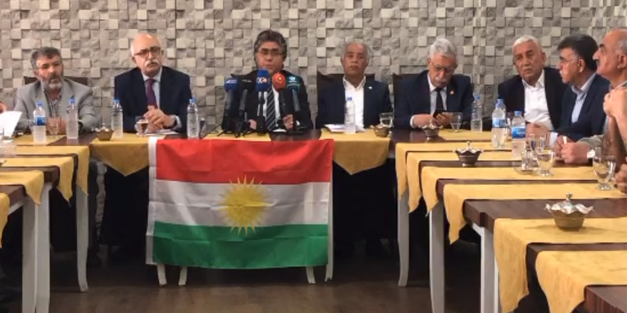 CANLI YAYIN...Kürt siyasi partiler AZADÎ, PAK, PSK, KDP-T ve KDP-B, ortak açıklama yapıyor.