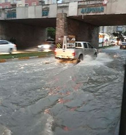 Kent sular altında!