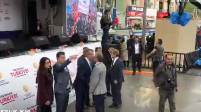 CANLI YAYIN...  CHP’nin Cumhurbaşkanı adayı Muharrem İnce Hakkari’de konuşuyor.