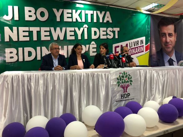 CANLI YAYIN...HDP Eş Genel Başkanı Pervin Buldan Diyarbakır’da ‘Kürt sorununa çözüm deklerasyonunu’ açıklıyor