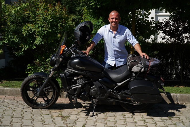 Tasarrufa dikkat çekmek için motosikletle  30 ili gezecek!