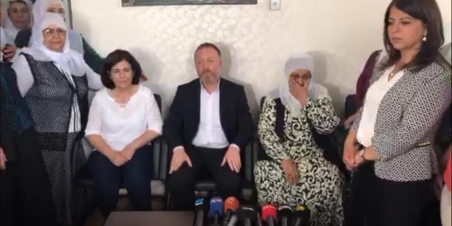 CANLI YAYIN...HDP Eş Genel Başkanı Sezai Temelli Diyarbakır’da Barış Annelerini ziyaret ediyor.