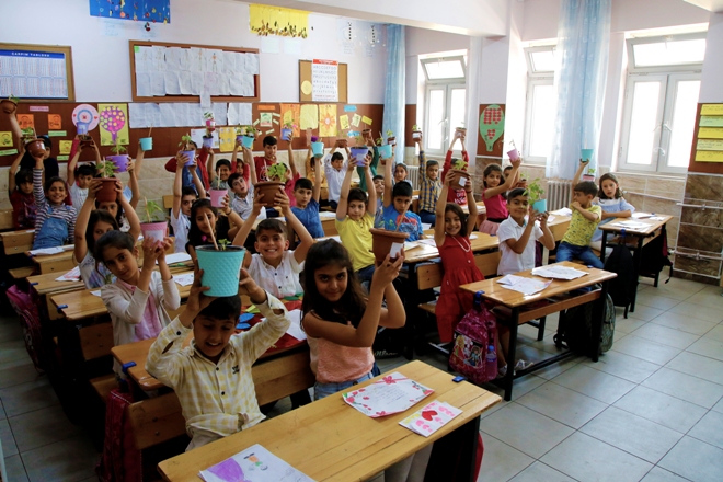 Anneye mektup yazılan kalemler yeşerdi