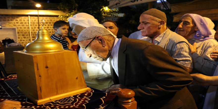 Sakal-ı Şerif sahurda ziyarete açıldı