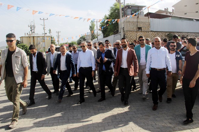 MEHDİ EKER: “KURŞUN SIKMADAN DA, BOMBA ATMADAN DA SORUNLARIMIZI ÇÖZEBİLİRİZ”