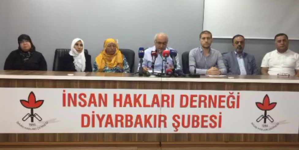 CANLI... PKK tarafından alıkonulan güvenlik görevlilerinin aileleri ve İHD Eş Genel Başkanı Öztürk Türkdoğan açıklama yapıyor