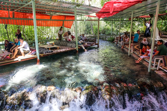 "Beyazsu"ya ziyaretçi akını