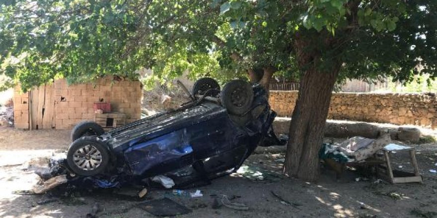 20 Metreden Evin Avlusuna Düşen Otomobildeki 3 Kişi Yaralandı