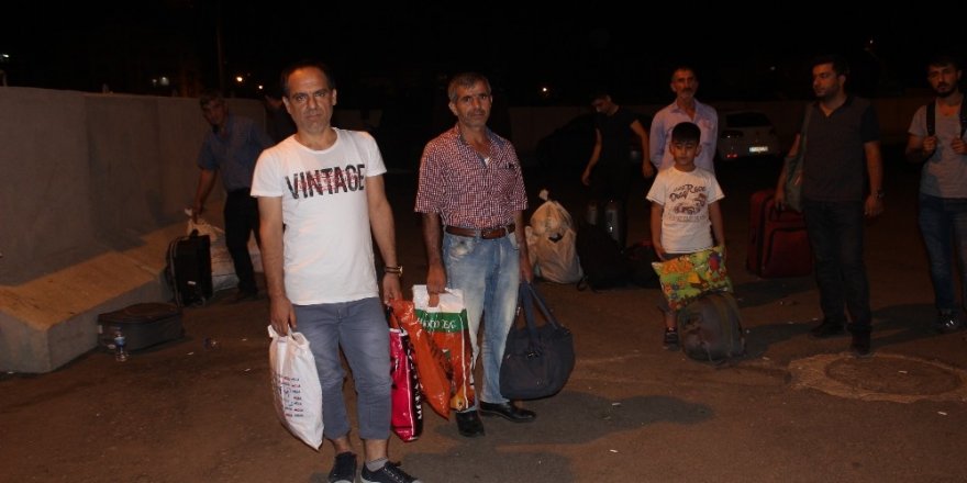 Otobüs Firması İstanbul’a Giden 20 Yolcuyu Yolda Bıraktı