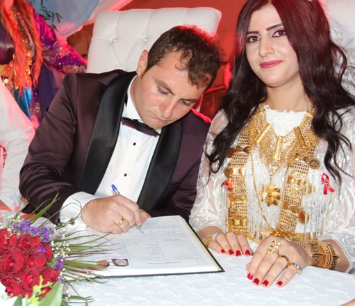 Aşiret düğününde geline 3 kilo altın takıldı