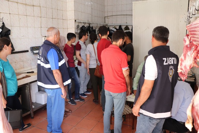 Zabıta ekipleri kasapları denetledi