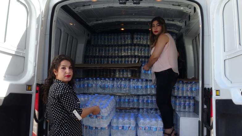 Babaları hastalandı, işin başına kızları geçti