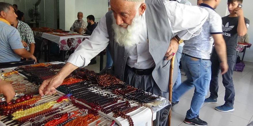 Bu tespihlerin fiyatı dudak uçuklatıyor