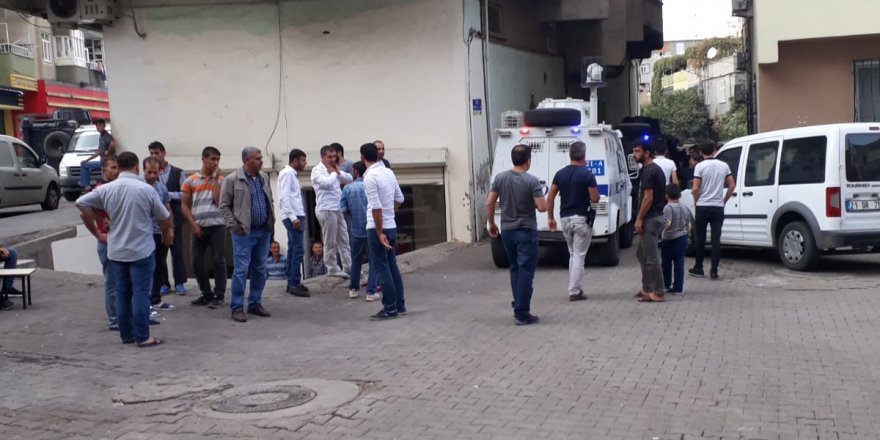 Genç kadına sokak ortasında kurşun yağmuru