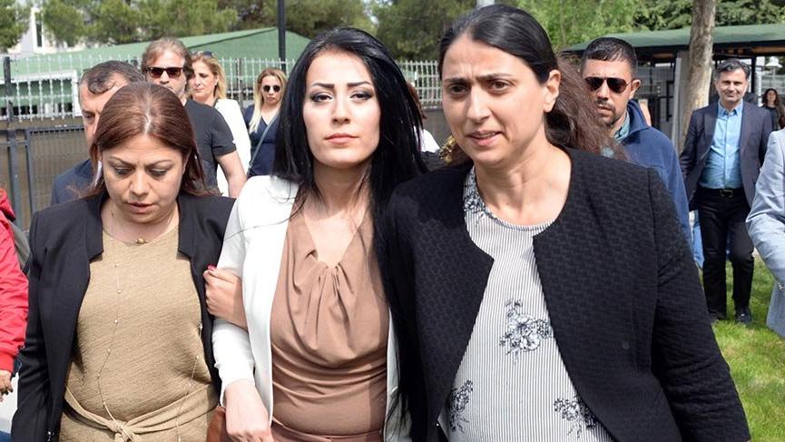 Ayşe öğretmenin cezası 6 ay ertelendi