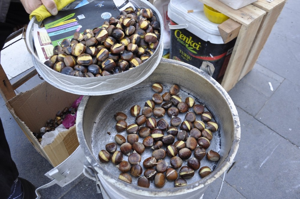 Diyarbakır Sokakları'nda kestane kokuları başladı