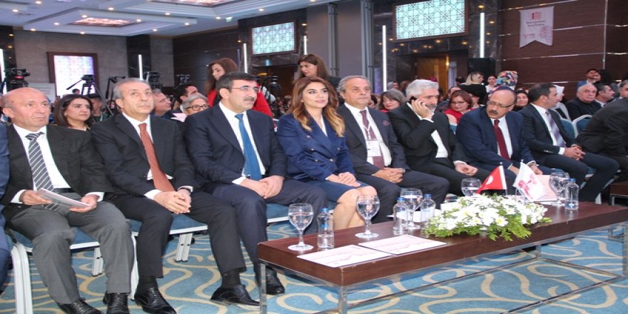 Kadınlar öne çıkın!