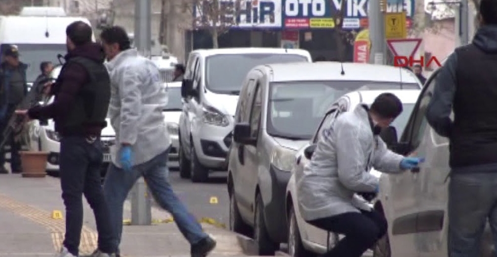 Diyarbakır’da adliye çıkışı silahlar konuştu: 1 ölü