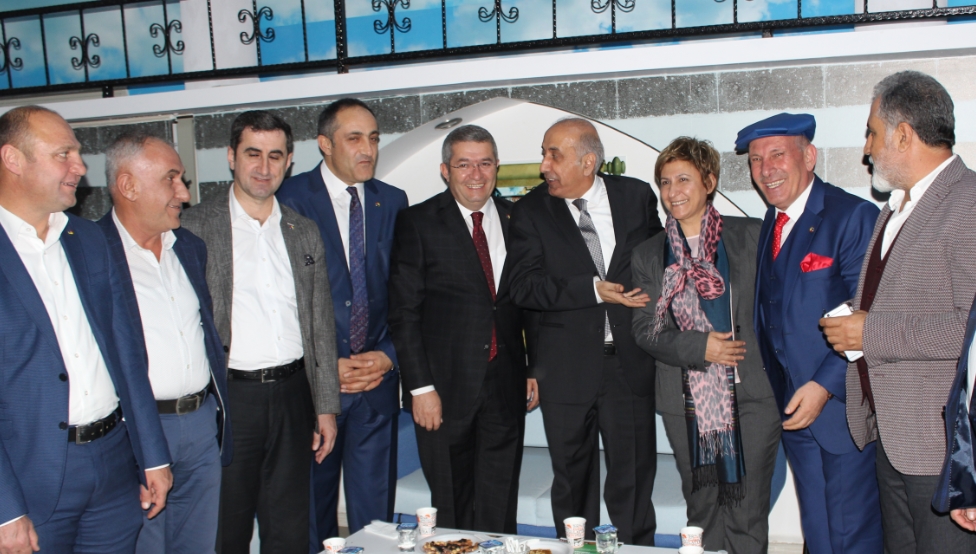 VİDEO- Diyarbakır'da Gurme Fuarı: Ağzınız bal yesin paranızı Van yesin