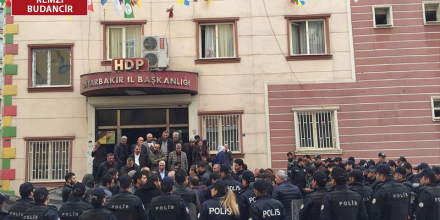 HDP Diyarbakır İl Binası önüne polis yığınağı