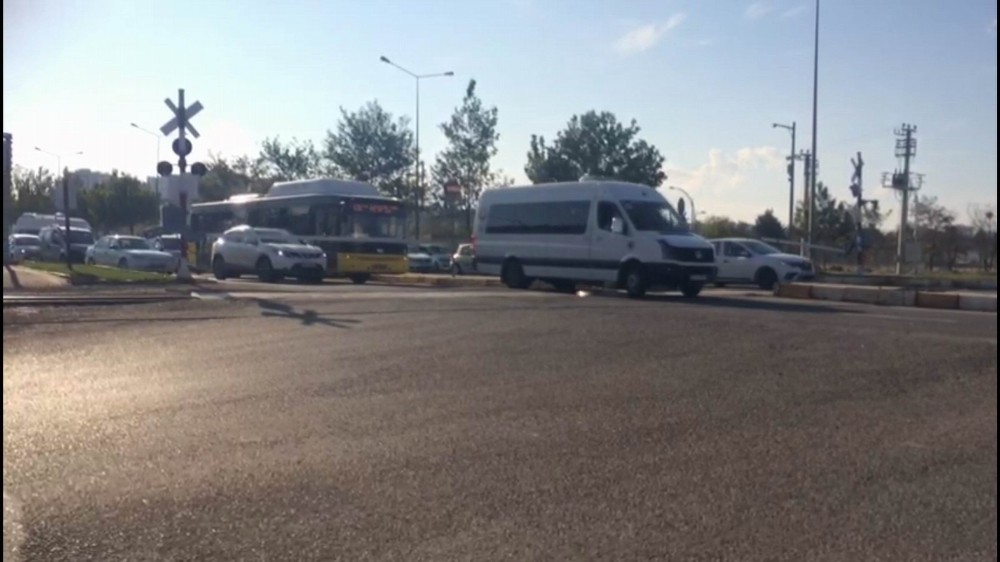 Bariyerler kapandı alarmlar çaldı, ama dikkate alan olmadı