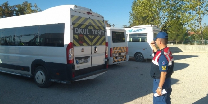 Jandarma'dan okul servislerine sıkı takip