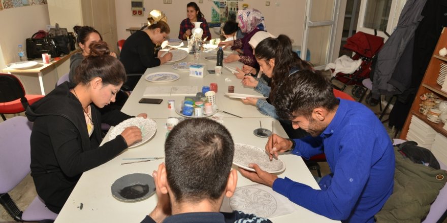 Kursiyerler çini işlemeciliğiyle üretime katılacak