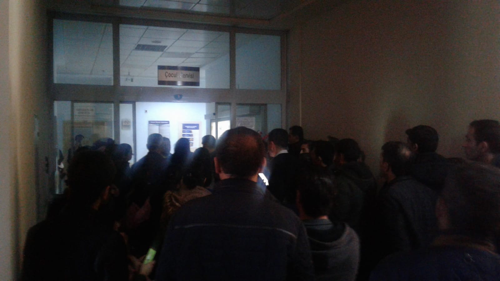 Hakkari'de çok sayıda öğrenci zehirlendi