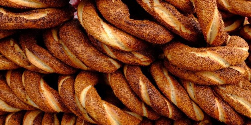 Cuma günleri parası olmayana ücretsiz simit