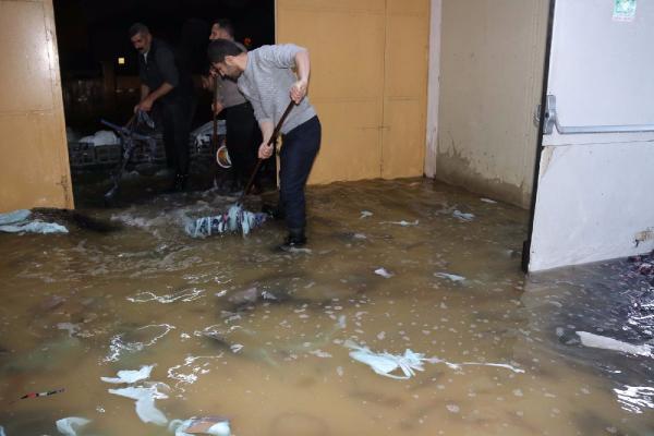 Bitlis'te Tekstil Fabrikası 'Sel' Suları Altında Kaldı