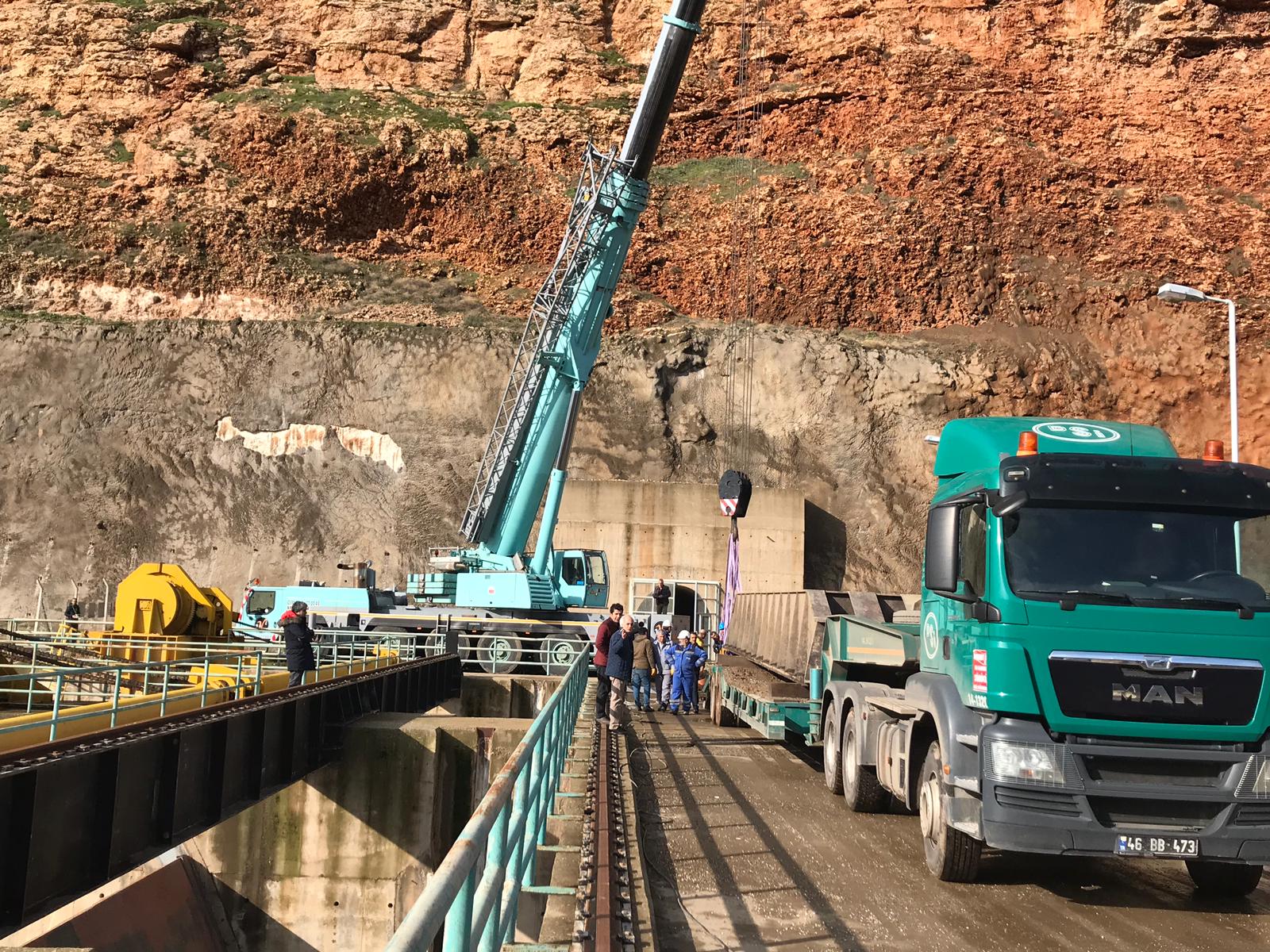 Dicle Barajı'nda kopan kapak