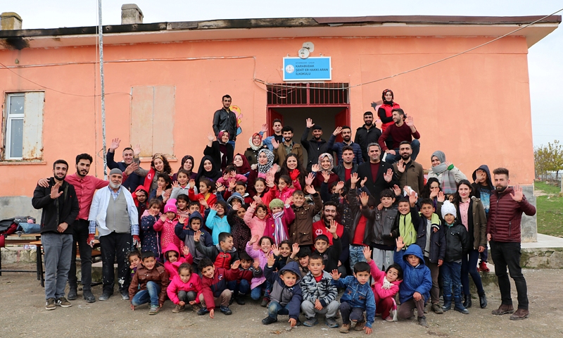 Merkezinde Hayat Var" projesiyle köy çocuklarının yüzleri güldü