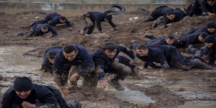 Polis adaylarının zorlu eğitimi