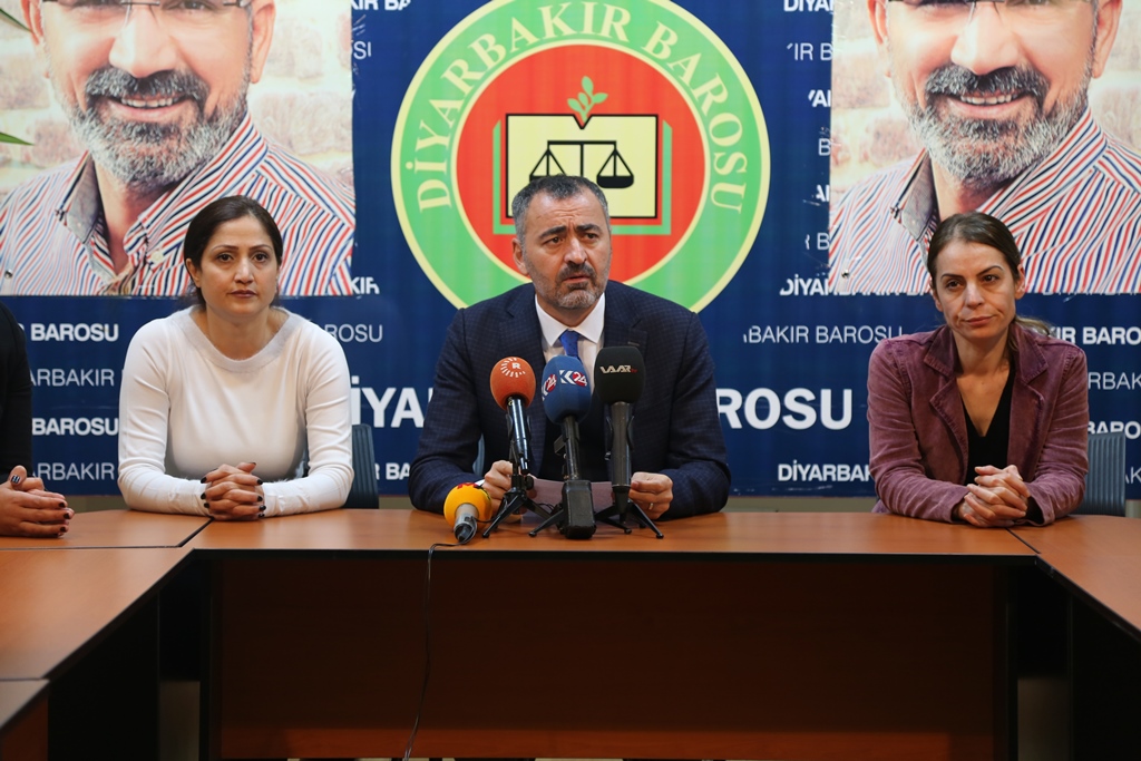 VİDEO- Diyarbakır Barosu'ndan Adalet Bakanlığı'na Güven için çağrı