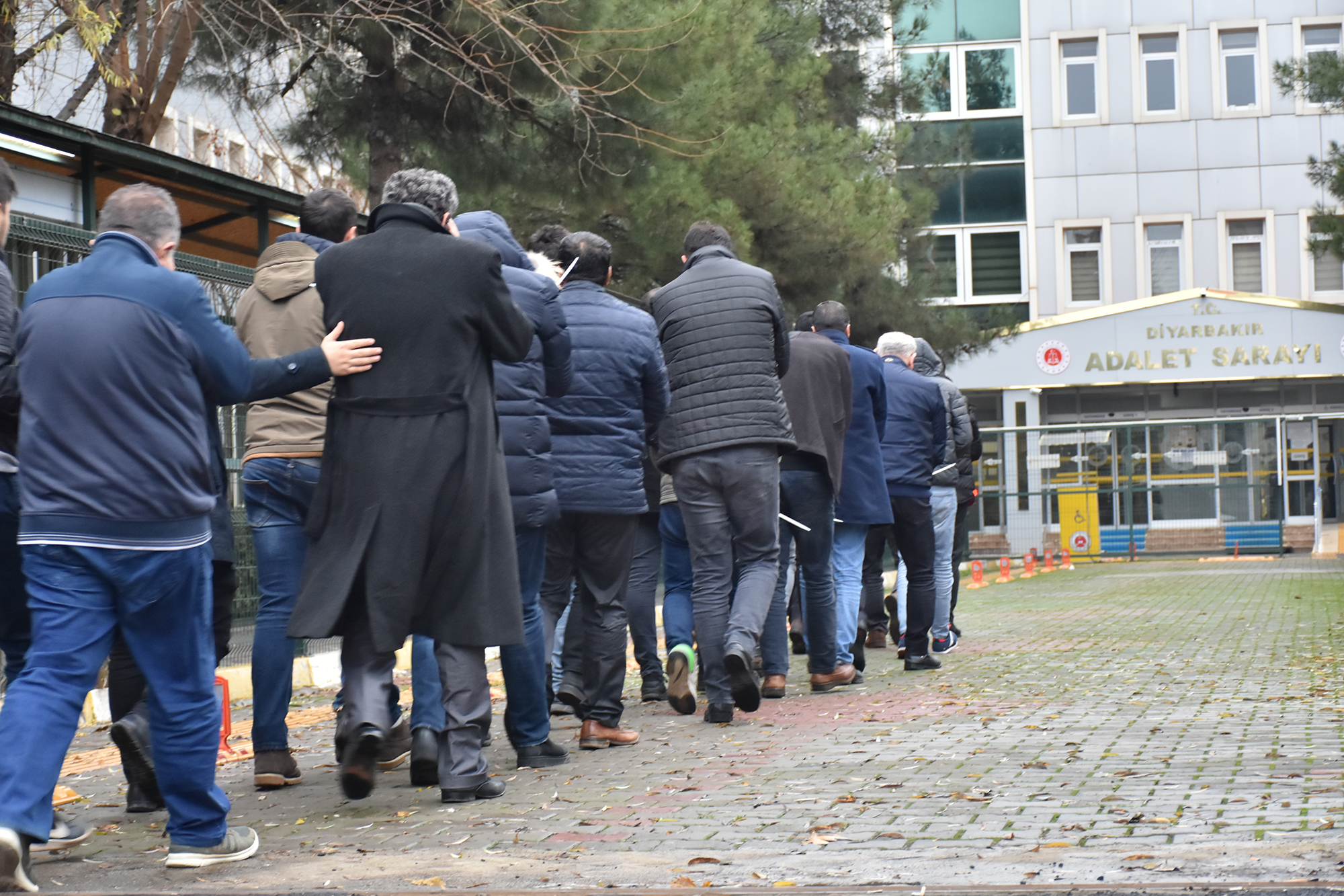 Suç örgütüne operasyon: 9 tutuklama