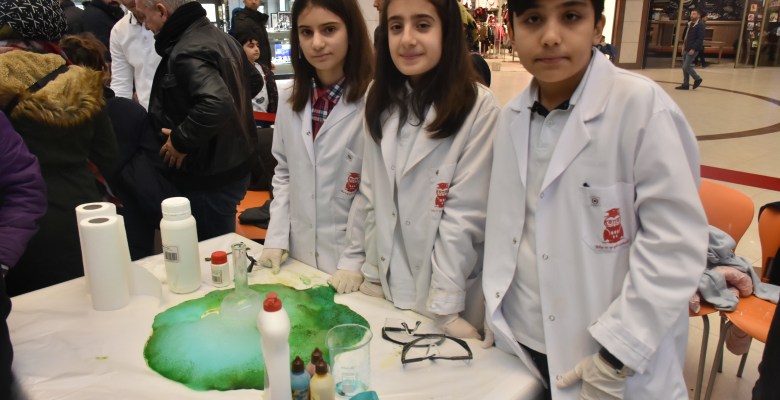 Diyarbakır'da öğrenciler yeteneklerini bilim fuarında sergiledi