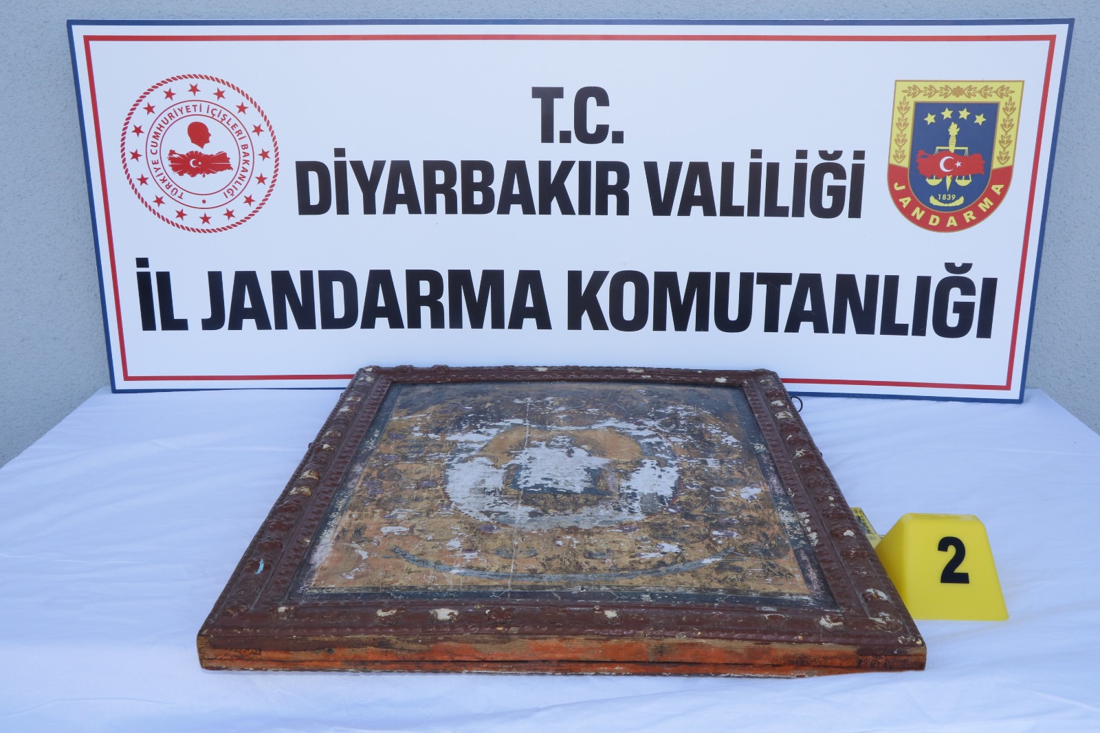 VİDEO-Roma dönemine ait tarihi eserleri satmak isterken yakalandılar