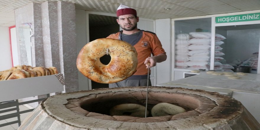 Doğal gazlı tandırda pişen ekmeklere yoğun talep