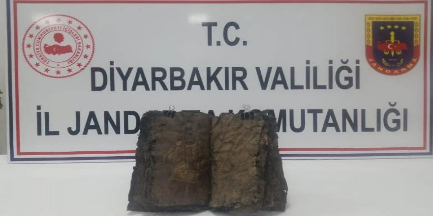 VİDEO- Diyarbakır'da bin 200 yıllık İncil ele geçirildi