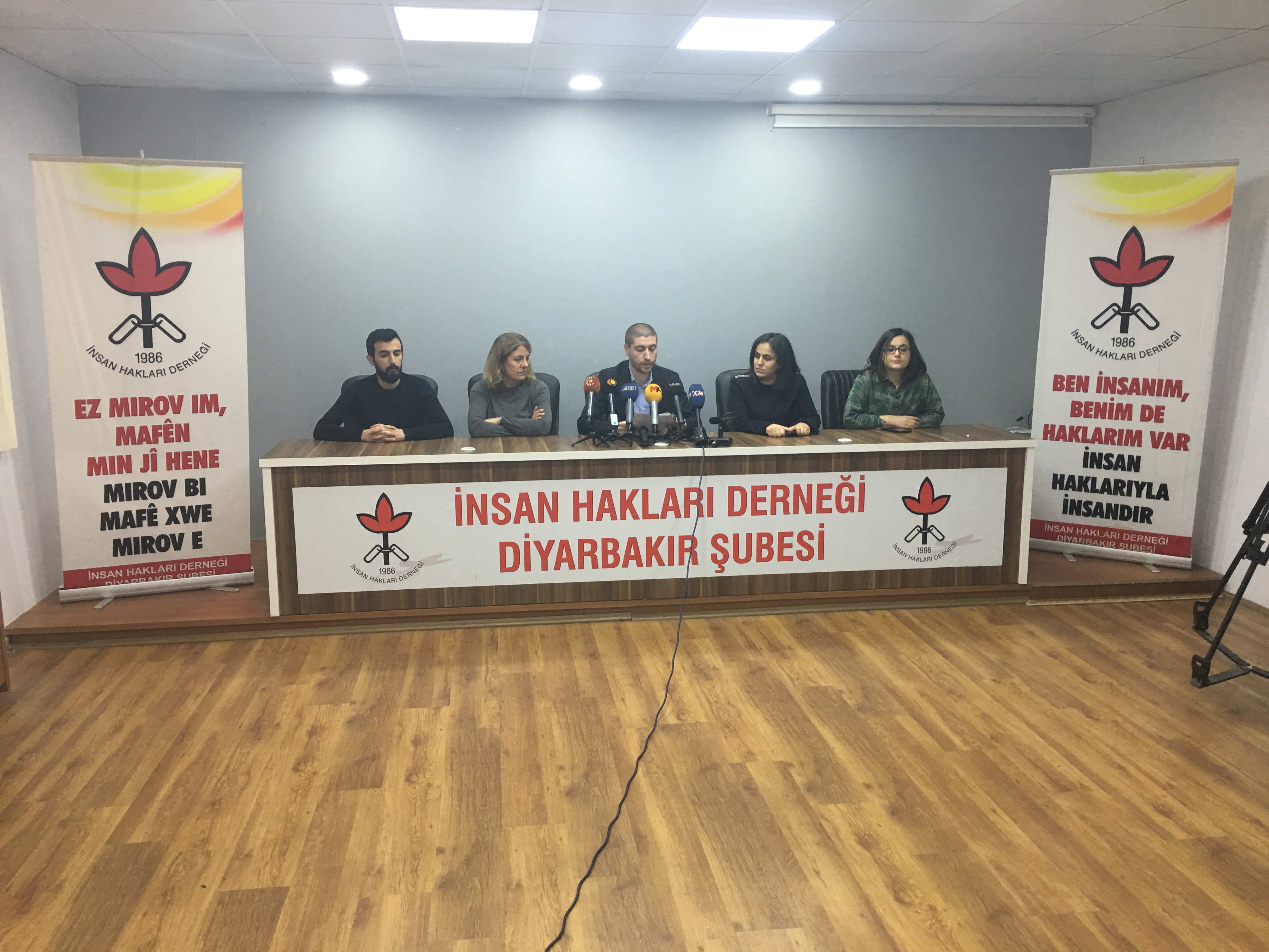 VİDEO- İHD: Yargı siyasetin vesayetine girdi, demokrasi ilkelerinden uzaklaşıldı